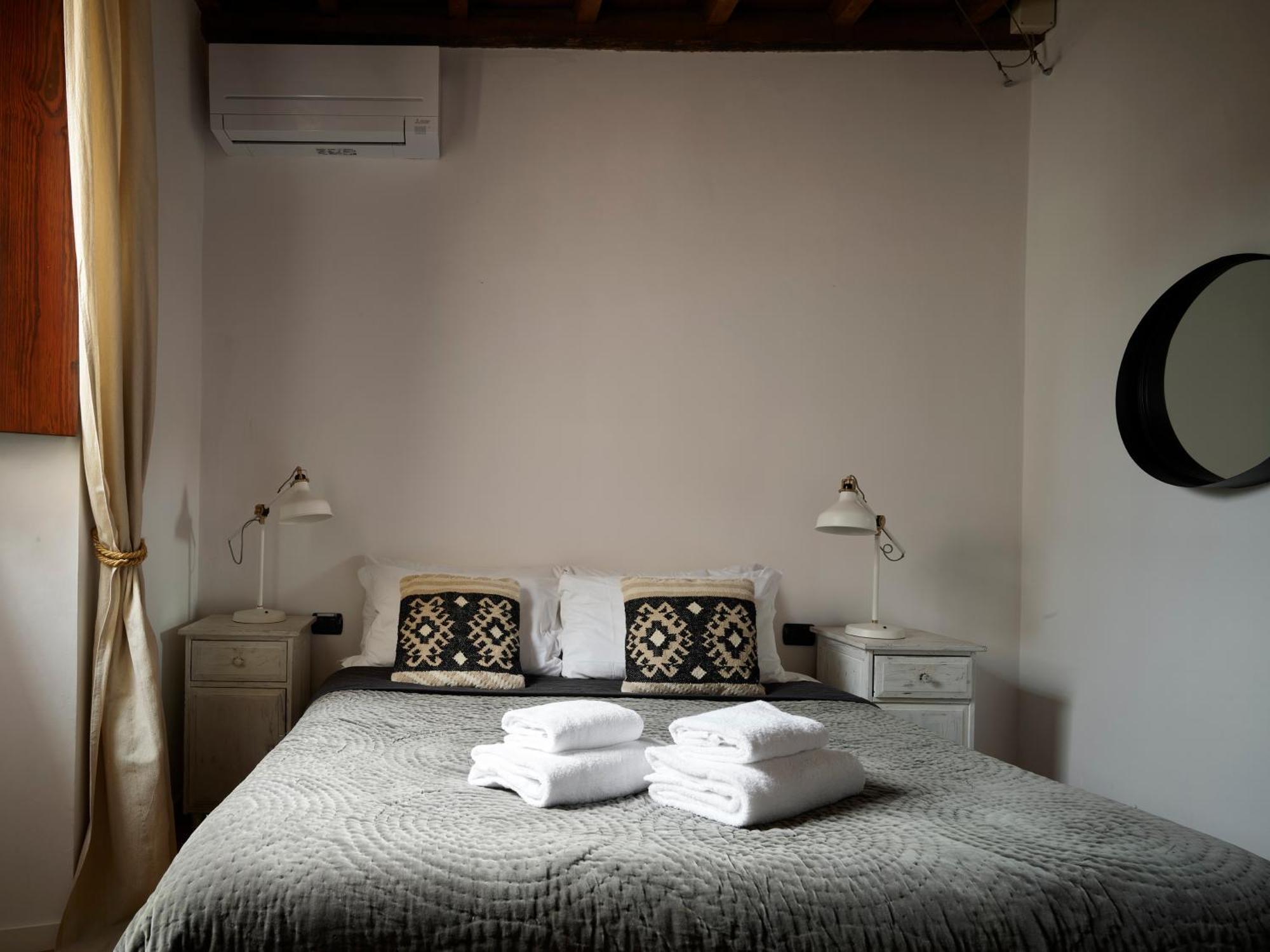 One Of A Kind Near The Duomo W/Balcony Palace Apt Флоренция Экстерьер фото